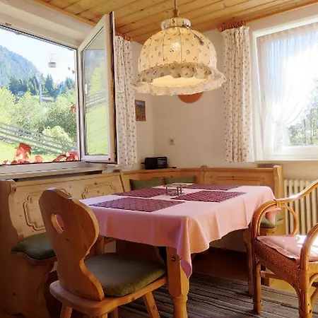 Lind Apartment