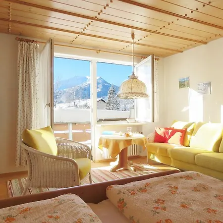 Lind Apartment